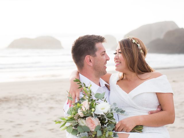 Kevin and Stephanie&apos;s Wedding in Cannon Beach, Oregon 17