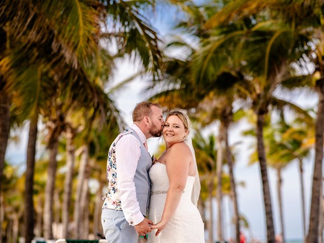 Benjamin and Chloe&apos;s Wedding in Playa del Carmen, Mexico 9