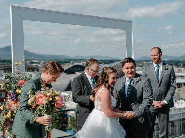 Nick and Taylor&apos;s Wedding in Roanoke, Virginia 19