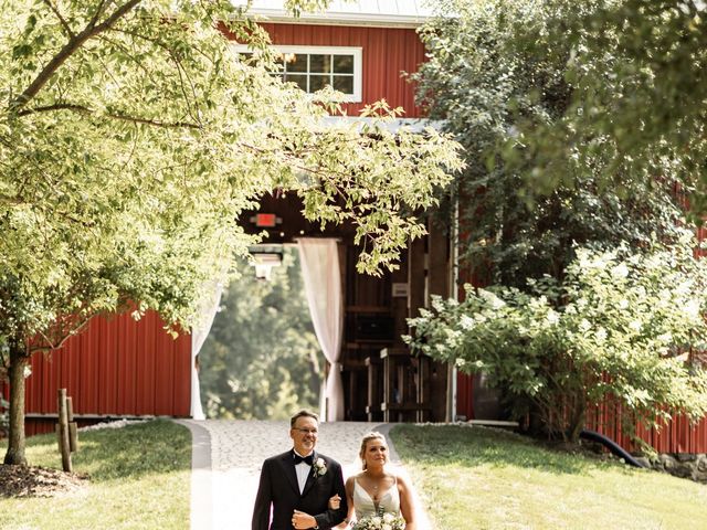 Jordan and Sarah&apos;s Wedding in Oconomowoc, Wisconsin 13