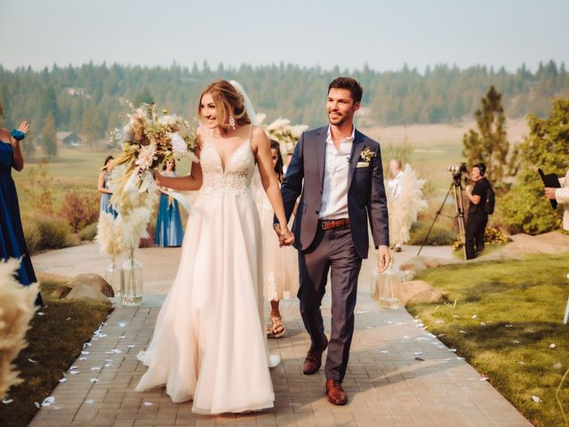 Meekoh and Chandler&apos;s Wedding in Klamath Falls, Oregon 35