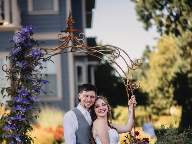 Tanner and Kylea&apos;s Wedding in Oregon City, Oregon 15