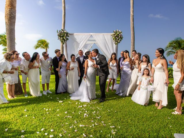 Elieser and Mailay&apos;s Wedding in Cancun, Mexico 17