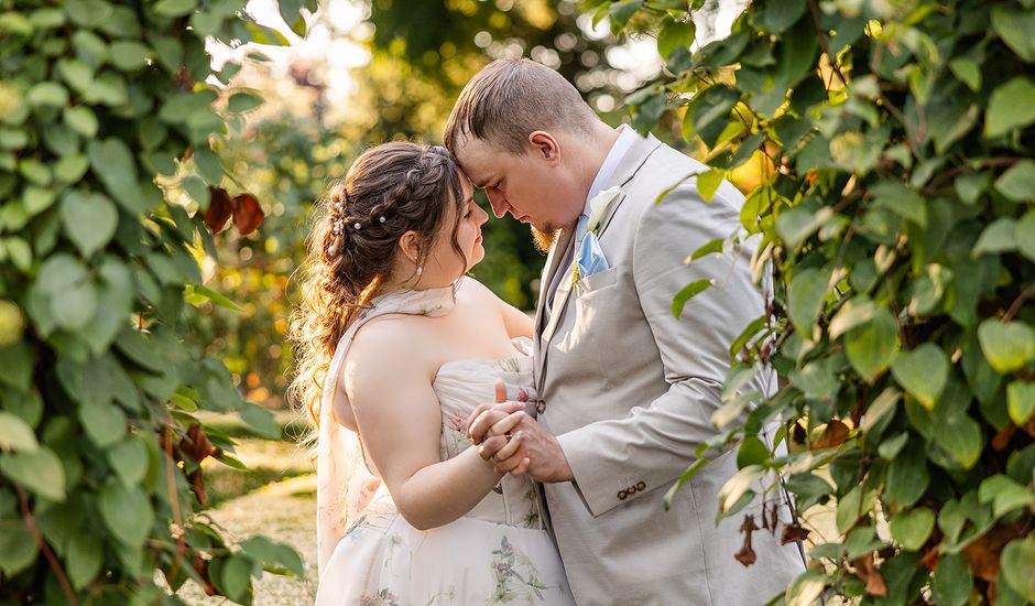 DeWayne and Kaley's Wedding in Oregon City, Oregon