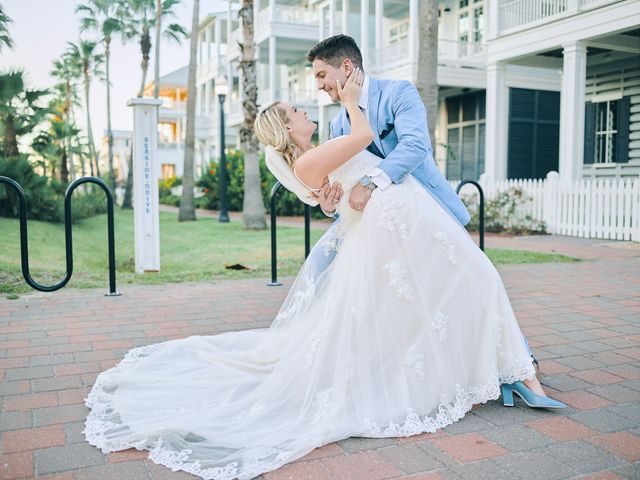 Lucas and Olivia&apos;s Wedding in Galveston, Texas 28