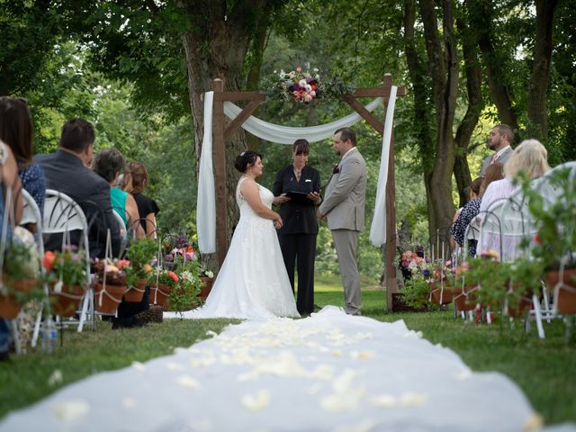 Danielle and Seth&apos;s Wedding in Tiffin, Ohio 5