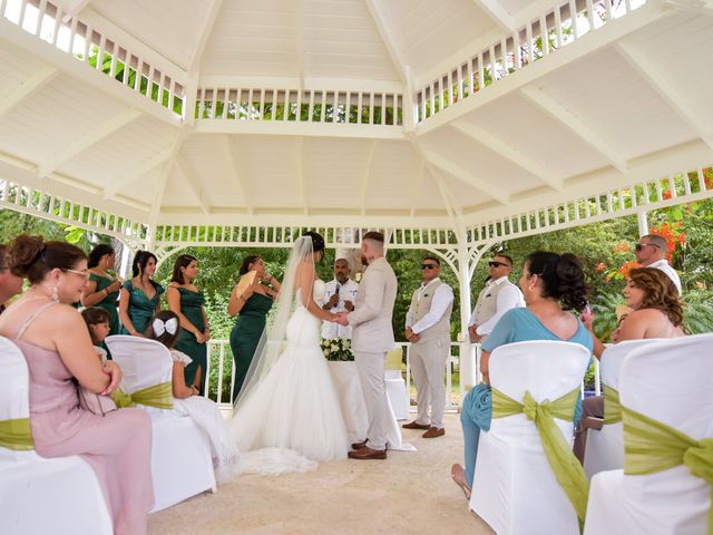 Cristhian and Daniela&apos;s Wedding in Bavaro, Dominican Republic 28