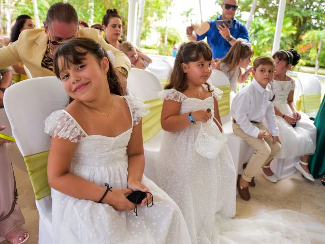 Cristhian and Daniela&apos;s Wedding in Bavaro, Dominican Republic 33