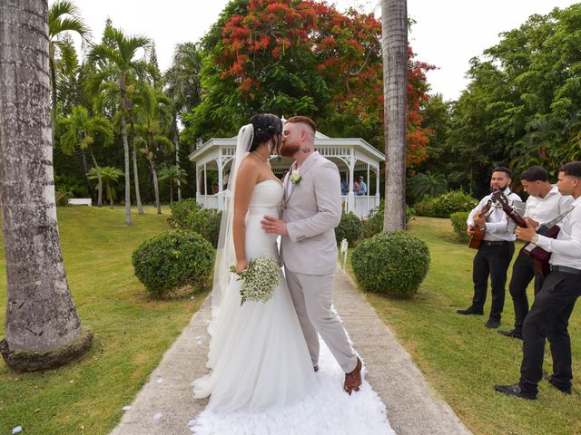 Cristhian and Daniela&apos;s Wedding in Bavaro, Dominican Republic 43