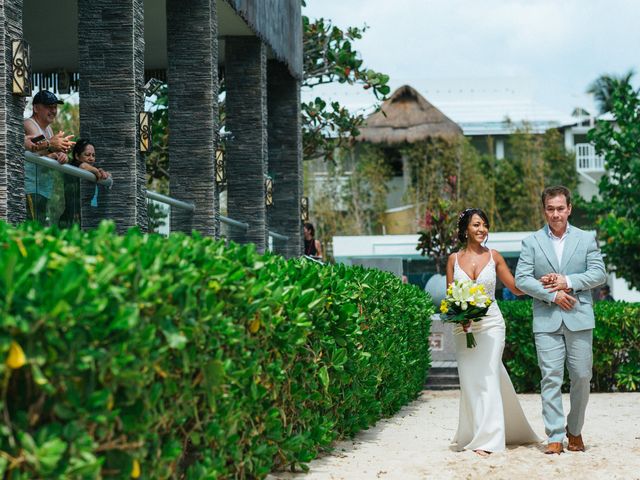 Justin and Michelle&apos;s Wedding in Playa del Carmen, Mexico 17