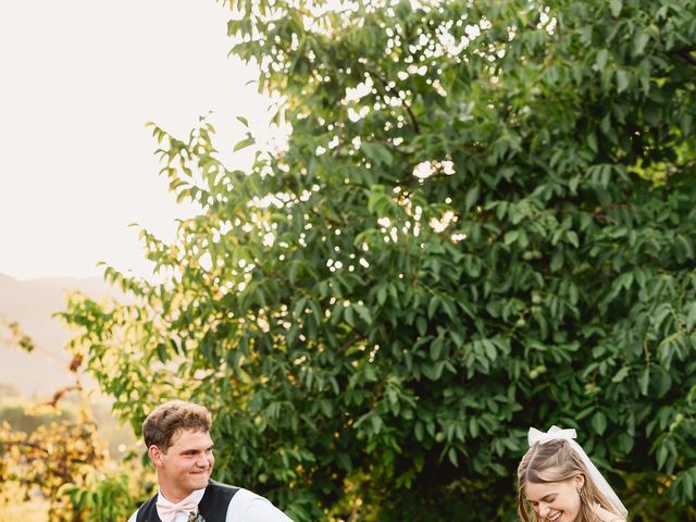 Simon and Maddie&apos;s Wedding in Oroville, Washington 394