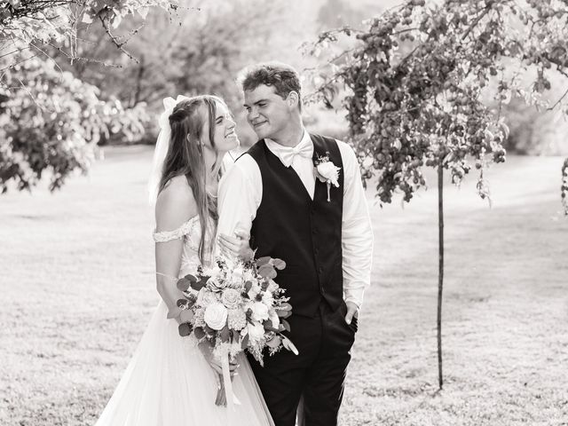 Simon and Maddie&apos;s Wedding in Oroville, Washington 402