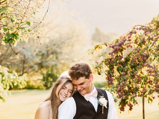Simon and Maddie&apos;s Wedding in Oroville, Washington 406