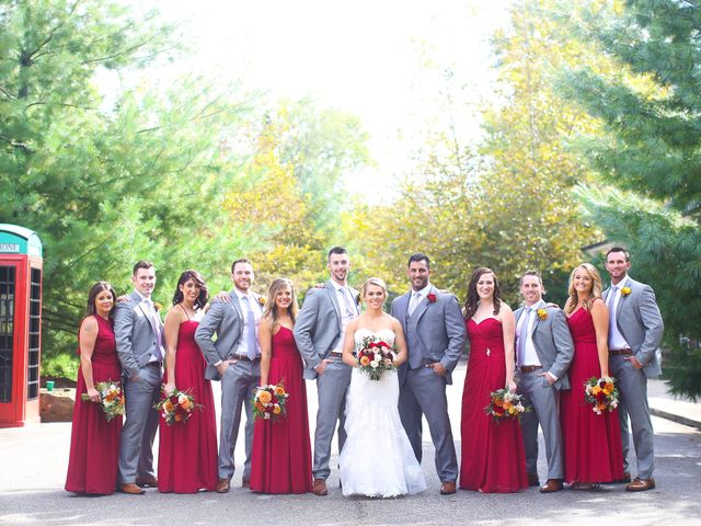 Emily and Joe&apos;s Wedding in Melbourne, Cayman Islands 8