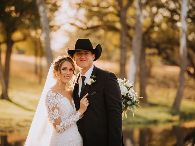 Emily and Jake&apos;s Wedding in Salado, Texas 29