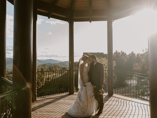 Michael and Colleen&apos;s Wedding in Sevierville, Tennessee 5