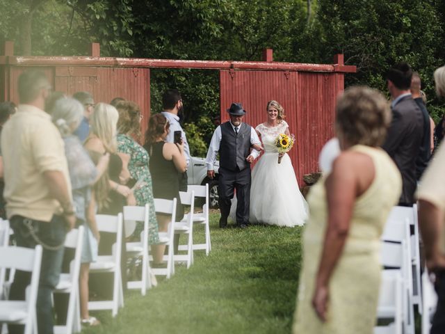 Shane and Robecca&apos;s Wedding in Lancaster, Ohio 11
