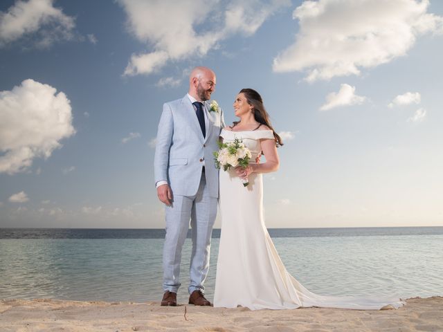 Manuel and Elizabeth&apos;s Wedding in Willemstad, Curacao 34