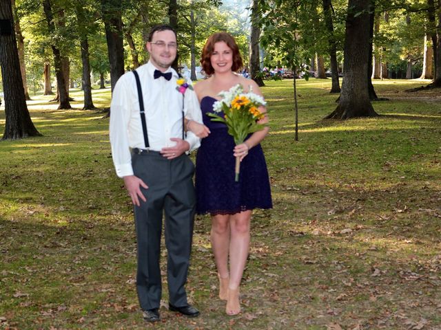 James and Lindsey&apos;s Wedding in Rock Island, Illinois 16