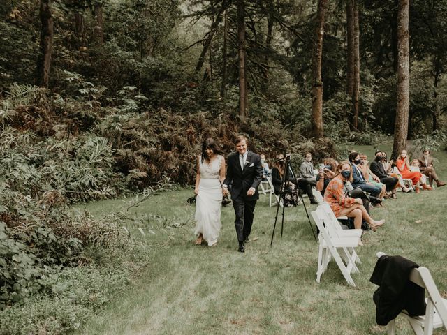 David and Amber&apos;s Wedding in Portland, Oregon 20
