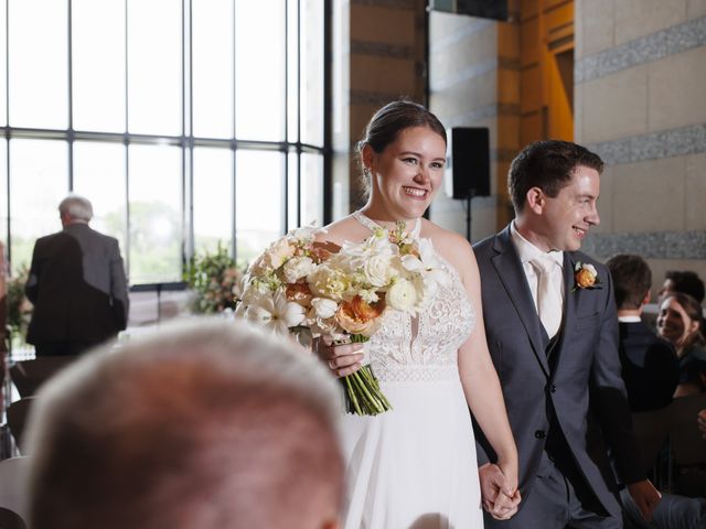 Joey and Jocelyn&apos;s Wedding in Saint Paul, Minnesota 29