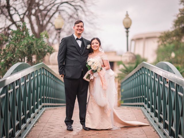 Felipe and Jica&apos;s Wedding in San Antonio, Texas 17