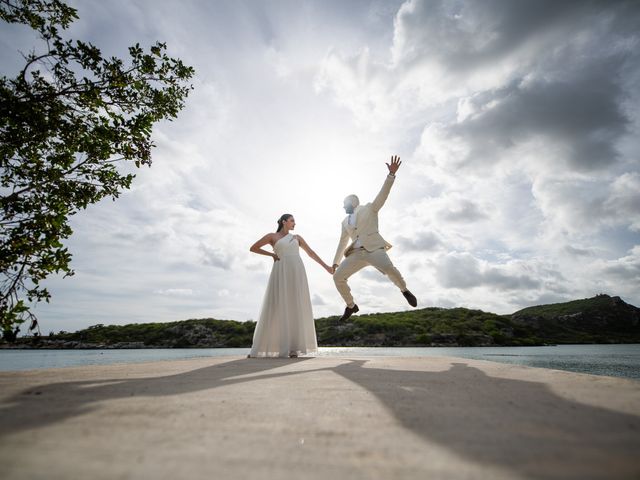Roderick and Adriana&apos;s Wedding in Willemstad, Curacao 14