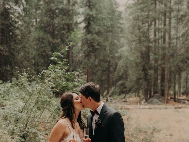 Dallas and Madison&apos;s Wedding in Yosemite National Park, California 10
