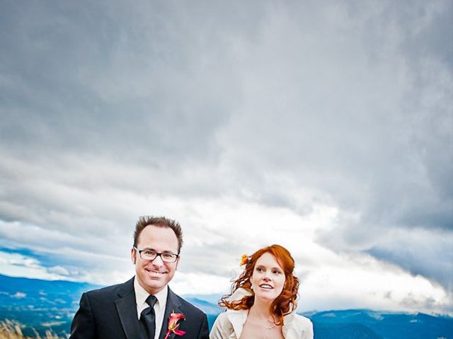Lisa and Chris&apos;s Wedding in Underwood, Washington 17