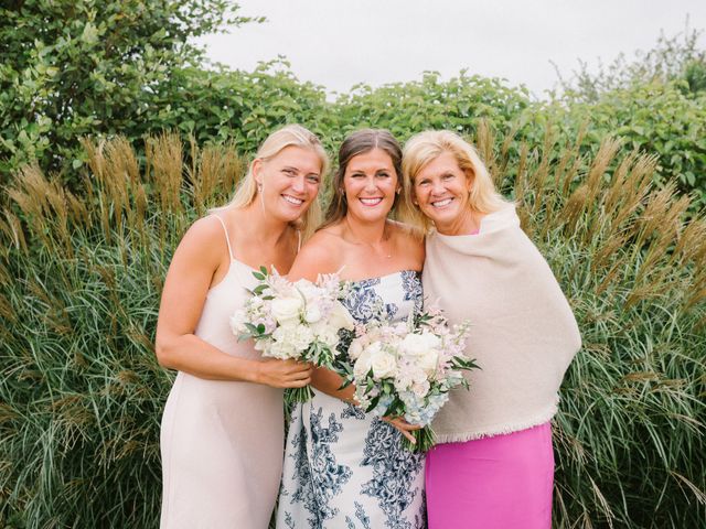 Ryan and Chelsea&apos;s Wedding in Nantucket, Massachusetts 17