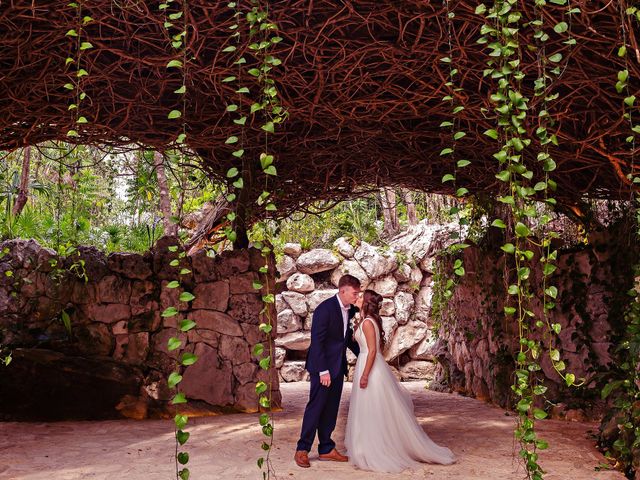 Benjamin and Ashley&apos;s Wedding in Cancun, Mexico 55