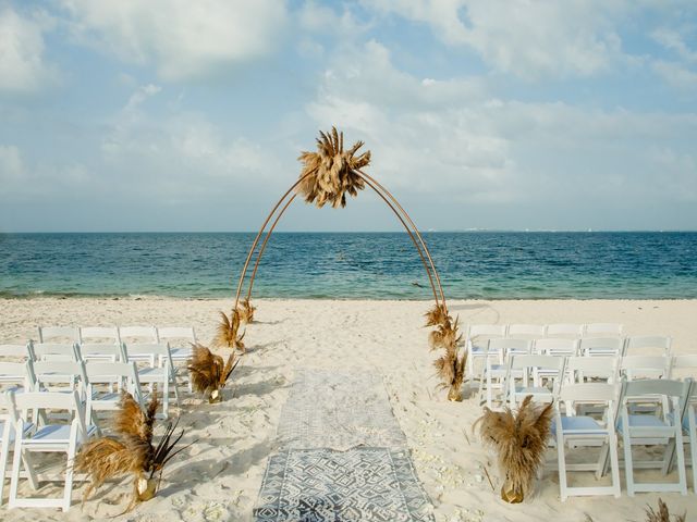 Joshua and Lindsay&apos;s Wedding in Playa Mujeres, Mexico 35