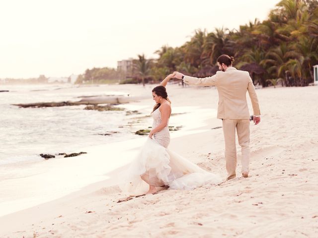 Matt and Frankie&apos;s Wedding in Cancun, Mexico 30