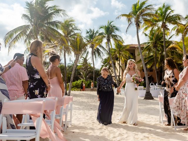 Brandon and Chloe&apos;s Wedding in Playa del Carmen, Mexico 16