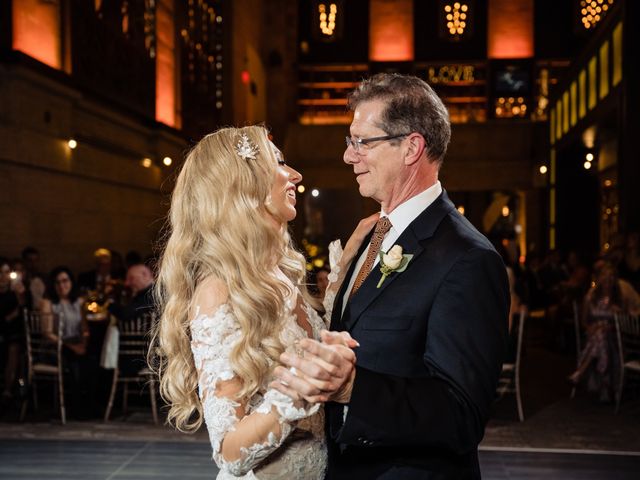 Alyssa and Taylor&apos;s Wedding in Philadelphia, Pennsylvania 39