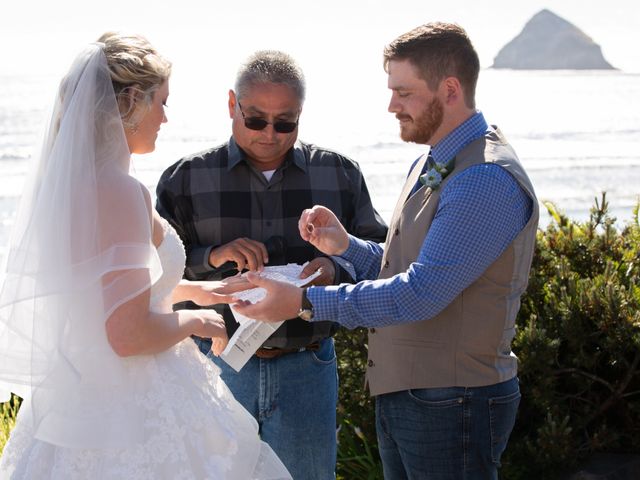 Rhiannon and Colby&apos;s Wedding in Tillamook, Oregon 12
