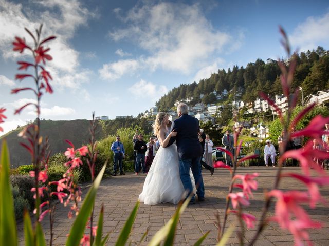 Rhiannon and Colby&apos;s Wedding in Tillamook, Oregon 30
