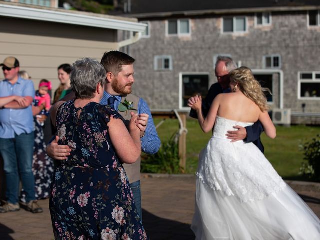 Rhiannon and Colby&apos;s Wedding in Tillamook, Oregon 32