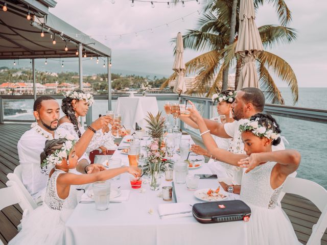 Terra and Glenn&apos;s Wedding in Kailua Kona, Hawaii 17