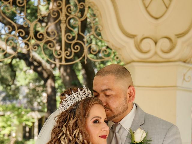 Fernando and Monica&apos;s Wedding in Dallas, Texas 16