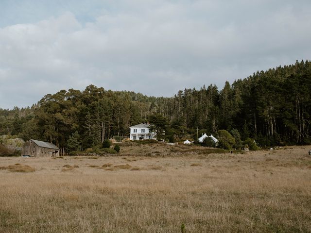 Tommy and Lizzie&apos;s Wedding in Westport, California 10