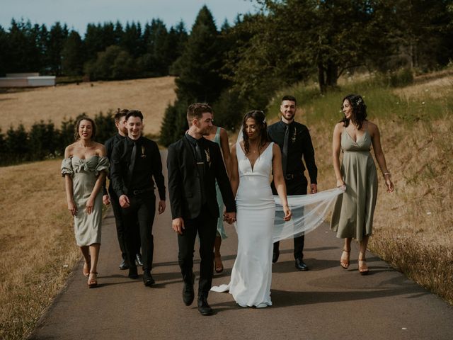 Drew and Hannah&apos;s Wedding in Dundee, Oregon 35