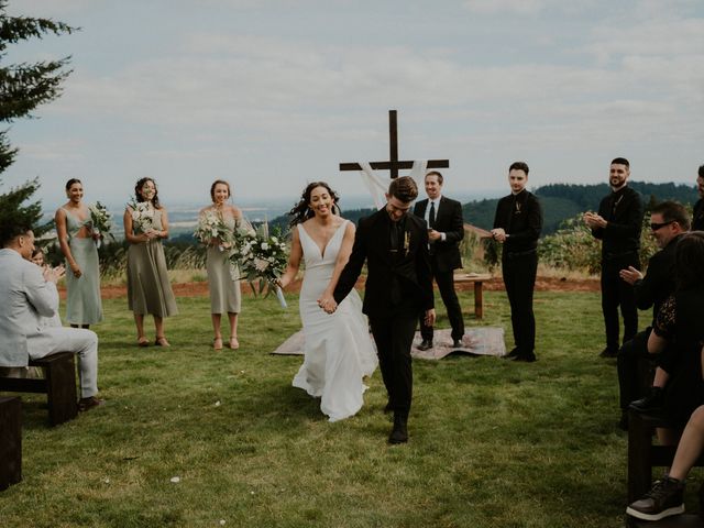 Drew and Hannah&apos;s Wedding in Dundee, Oregon 41