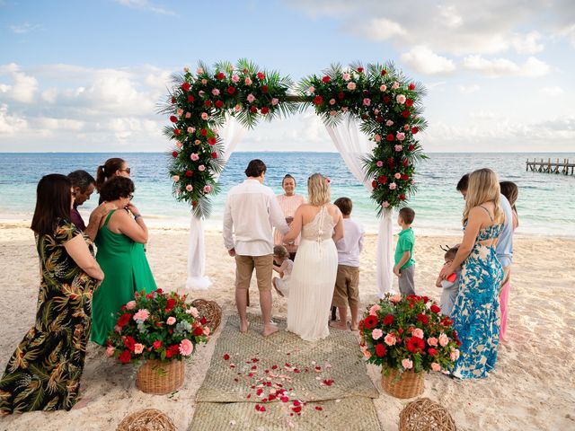 Fernando and Gabriela&apos;s Wedding in Cancun, Mexico 18