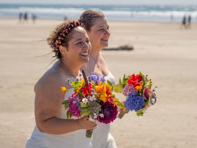 Yesenia and Jesica&apos;s Wedding in Manzanita, Oregon 4