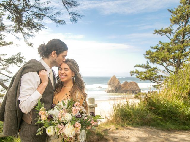 Cody and Rebecca&apos;s Wedding in Cannon Beach, Oregon 37