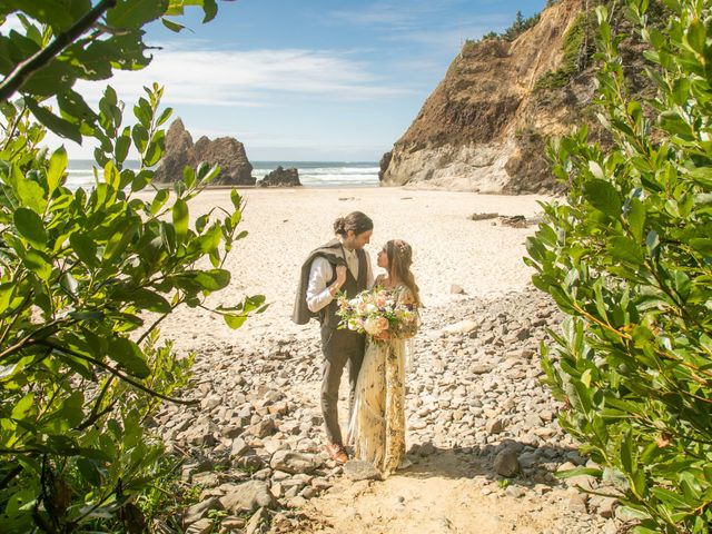Cody and Rebecca&apos;s Wedding in Cannon Beach, Oregon 41