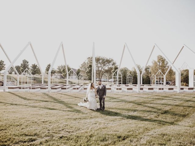 Michael and Kristine&apos;s Wedding in Kansas City, Missouri 11