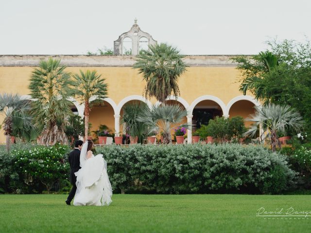 Inaki and Brenda&apos;s Wedding in Merida, Mexico 70