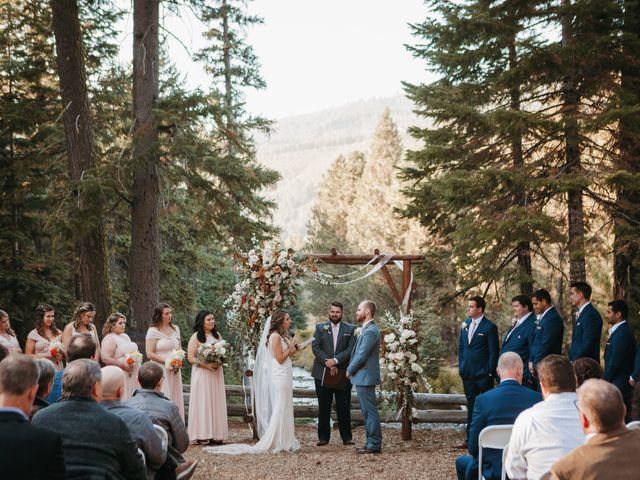 David and Shannon&apos;s Wedding in Bend, Oregon 13